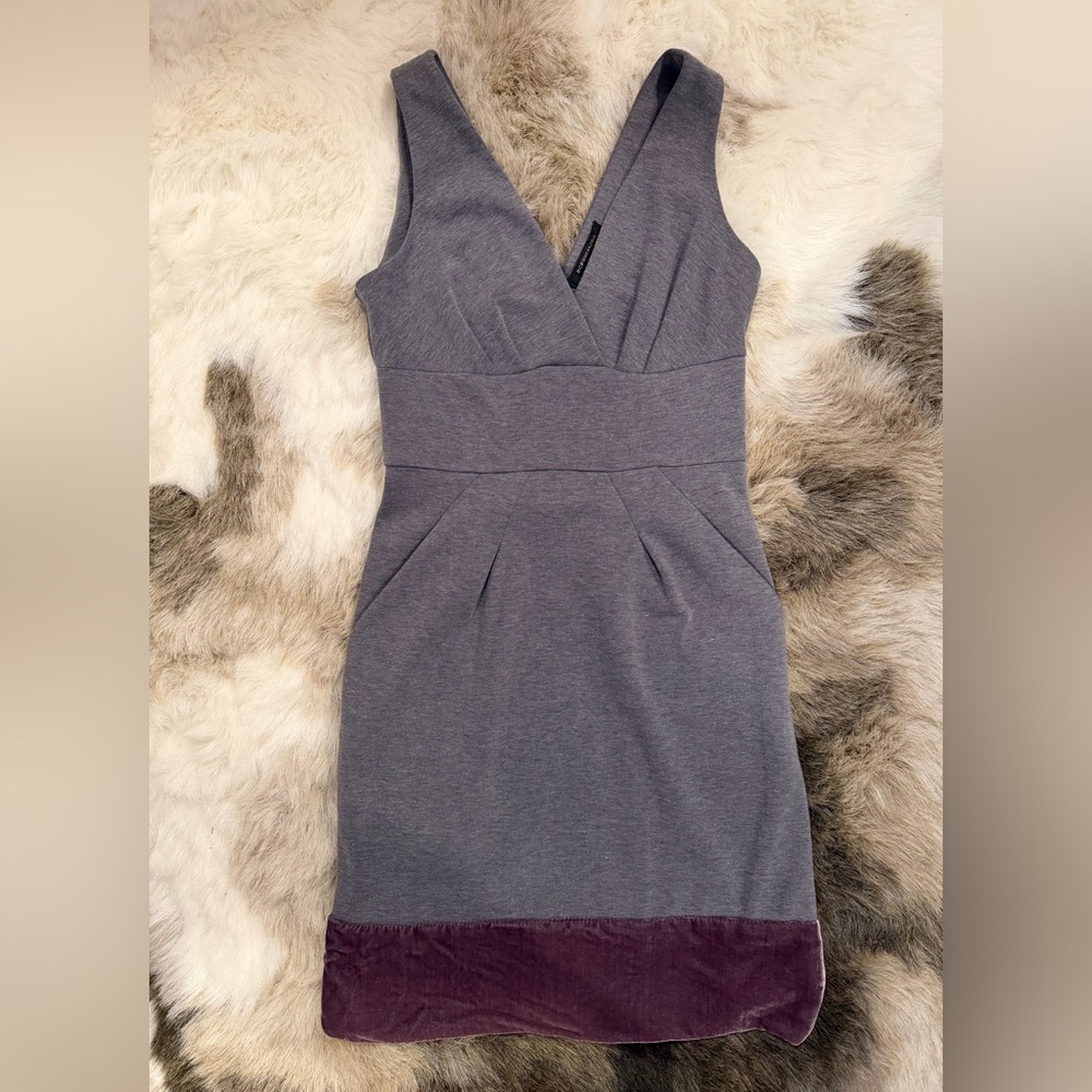 BCBGMaxAzria y2k Gray Mini Dress XS 2 silk blend, purple velvet